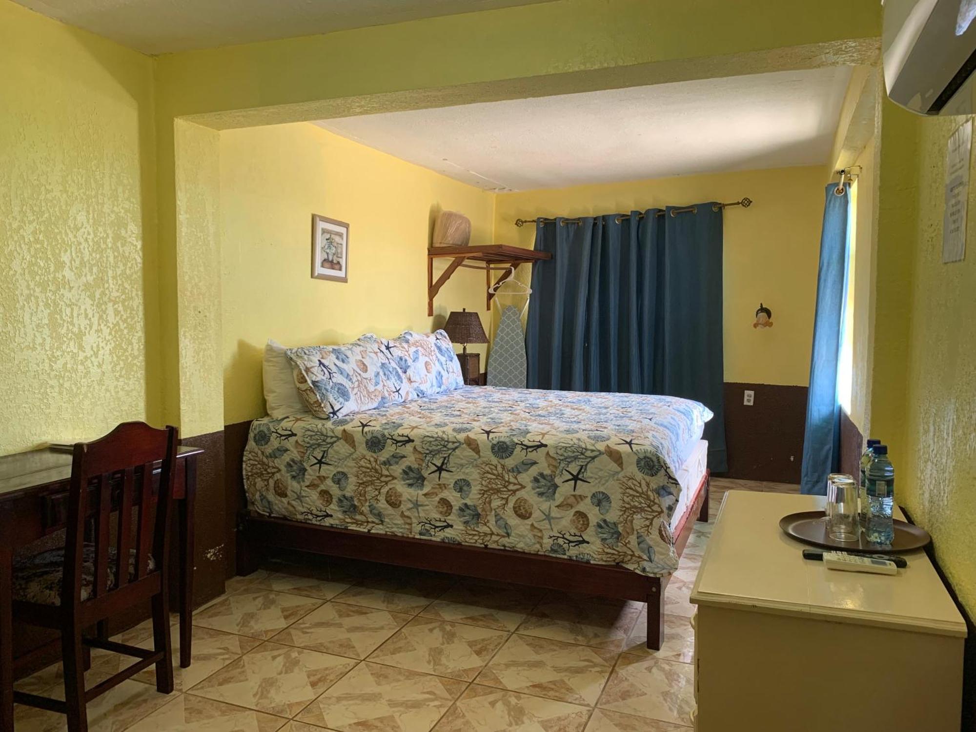 Bonefish Hotel Dangriga Exterior photo